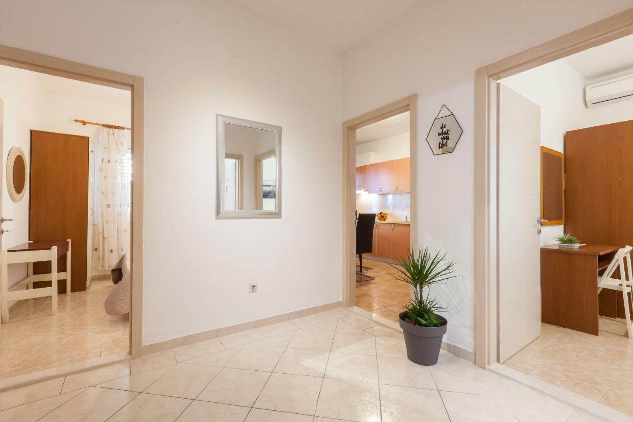 Vila Nela Tučepi Exterior foto